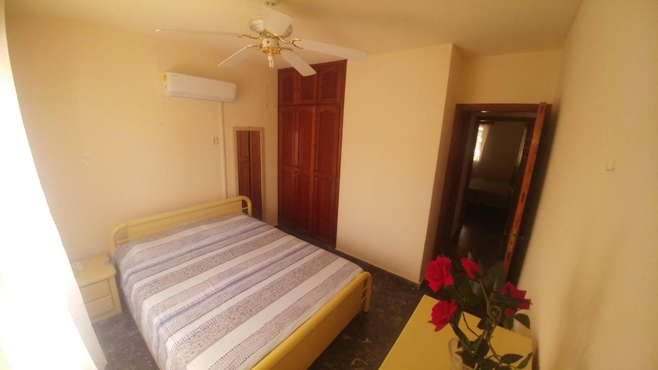 Sandy Beach Apartment 3 Oroklini Buitenkant foto